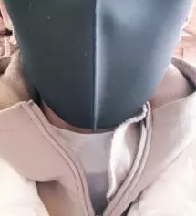 이번배송빠르네요~받자마자 착용~얼굴에 닿는느낌이 쿯해서 일단 좋았구요,항상 끼는 마