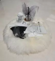 반짝 반짝 빛이나는 마스크에요~ 끈조절 할수있어 더더 좋네요~
