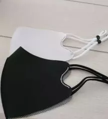 우와~마스크 너무 빨리 왔네요. 끈조절해서 쓰니 딱 맞고 숨쉬기도 편안해서 좋아요.
