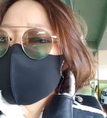 패션의 완성은 마스크죠~~^^ 숨쉬기도 편하고 턱과 볼을 끈조절로 완벽하게 가려집니다