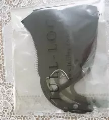 블랙 무조건 겟하려고 하고 있었는데 화이트도 예뻐서 고민하다가 끈은 필요없어서 3개