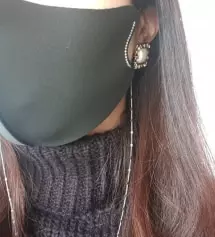 무조건 다음번에도 다른색만들면 쟁일러구요 너무이쁘고 숨쉬기도좋고 일단 피부에도 좋