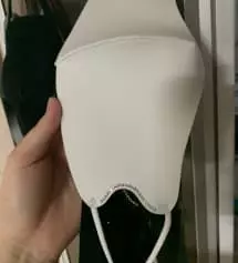 예뻐요 ㅎ 확실히 검정보다는 화이트가 예쁘네요 ㅎ 근데 너무 예뻐서 아무옷에 입기엔