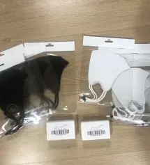 블랙이 더 이뻐요 이쁘고 숨 잘 쉬어지긴 한데 바이러스 차단도 잘 되면 좋겠어요 아쉬