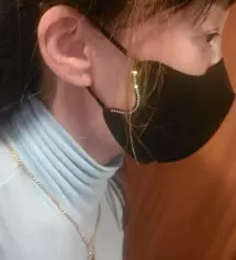 아우^^촉감이넘부드럽고 마스크가 얼굴을 더꾸며주는것 같아 200프로만족입니다^^요즘 