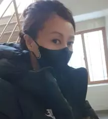 마스크 받아보고 대만족 입니다  포장도 꼼꼼하고  디자인 원단 두말할거 없네요 배송도