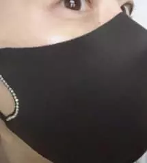 블랙이라 큐빅이 잘 보여요.
