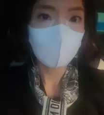 저는 블랙 화이트 다구매했어요  오늘 하루종일  착용해봤는데 귀가 아프거나 하진않구