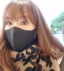 쉐입도 이쁘고 숨쉬기도 편하고 착용감도 좋아요
