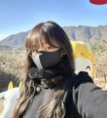 얼굴을 착 감싸주고 귀 부분도 편하고 피부 트러블도 안생겨서 좋네요.
