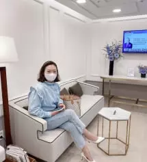 얼굴에 착 밀착되어 편하고 좋아요. 반짝반짝 큐빅이 예쁘게 있어서 패션에 플러스 알파