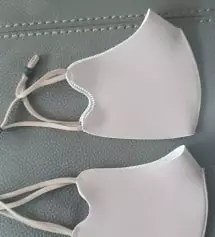 색상이 의외로 얼굴에 착용했을때 안이뻐요
