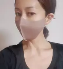 블랙구매햇다가   너무이쁘고 편해서 브라운도 주문햇어요  색상도 맘에들고 저에얼굴을