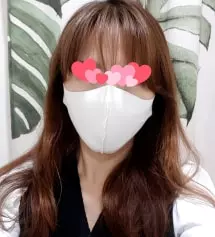 봄이라 화사하니 화이트 구매했어요~ 역시 너무나 예쁘고 맘에들어요.~ 마스크도 엣지있