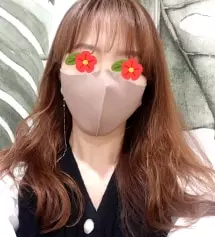 이렇게 예쁠수가~~마스크 자랑하고싶어서 외출했네요~~색상 너무 잘 나왔어요~~어디에도