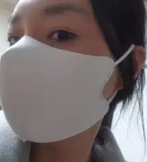 이뻐요~~ 숨쉬기도 좋고요  여러개사서 주윗분들께 선물했습니다