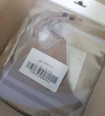 잘받았습니다.블랙은 지난번구매후 너무 잘하고다녀서 브라운도 사봤네요.예뻐요.