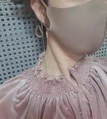 예뻐요 큐빅도 이쁘고 색깔도 분위기있어요
