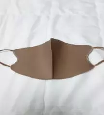 브라운 독특하고 세련되어 보여서 2개 사려다
