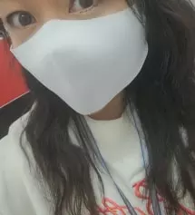 크기도 넉넉하고 편하게 착용가능  블랙처럼 반짝반짝하지는 않아도 깔끔해요