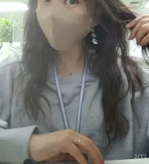 코입이 없어보이긴하지만  골라쓰는 재미가 쏠쏠합니다  큐빅마스크라 다들 한마디씩하