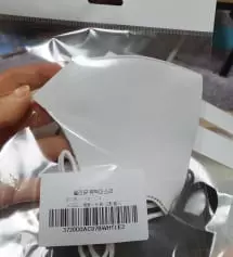 예뻐요 큐빅도반짝거리구기분전환되네요 저는피부가예민해조금따끔거리기는하네요밀착이