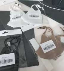 예전에 블랙으로 3장 샀는데 친정엄마.딸에게 나눠주고 나니 아쉬운데 늘상 품절..어찌