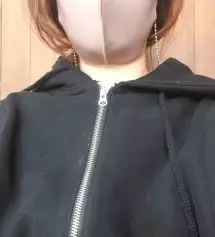 컬러  맘에  들어요  차분하고  부드러워보여요  근데  블랙  화이트보다  더 큰 느낌~