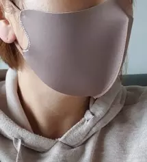 블랙으로 이미 구매했던터라 믿고구매했는데 브라운색깔도 너무 예쁘네요. 마음에들어요