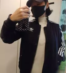 KF필터 일회용 마스크만 구입해서 예쁜 마스크 스트랩 끼워 쓰고 있었어요.
