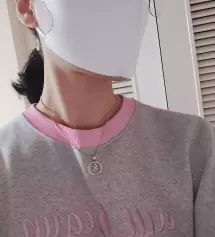 화이트 엯 깔끔하고  반짝이가 이뻐요
