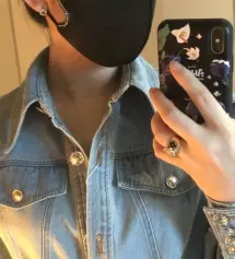 쥴로그에서 블랙옷을 많이 구매했는데 거기에
