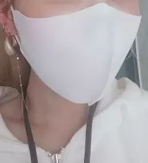 화이트 큐빅 마스크와 실버스트랩과 함께하면 셋트같고 깔끔함!!!  블랙과 실버 번갈아