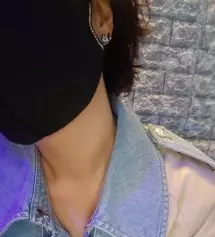 검정구매해서 두달이상 두개로 매일 빨아서 교대로 사용했어요 첨엔 큐빅이 빠지면 어쩌