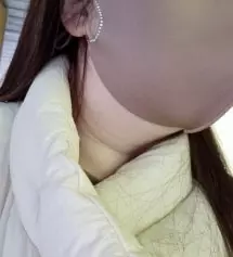 얼굴예뻐보이는건 블랙인거 같구요
