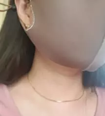 줄로그에서 처음 구매해봤어요 마스크로 입문 했네요 얇고 가볍고 예쁘기까지 화장하고