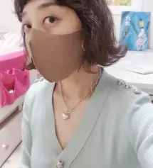 요즘 브라운이랑 블랙이랑 잘하고다녀요~^^ 마스크도 블링블링하다며..ㅋ 다음번에는 핑