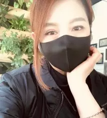 보는 사람마다 마스크 예쁘다고 난리에요
