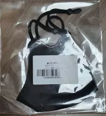 블랙이 확실히 얼굴이 작아보여 블랙으로 자꾸 손이가네요♡ 큐빅마스크라 더더이뻐요♡