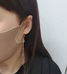 줄로그 마스크 1세트 구입했어요.  디자인이 세련된데다 답답하지않고 무엇보다  얼굴이