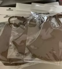 검정브라운 두개번갈아 쓰고다니는데 브라운은 유독 이뻐서 주변에서 어디서샀냐고 많이