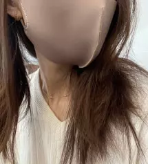 마스크나오기만을 기다렸어요 넘이뻐요 하고다니면 어디서샀냐고 다물어봅니다^^ 특히큐