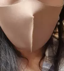 처음엔 브라운이 어색했는데 요즘엔 브라운만 쓰게되네요 너무당겨쓰면 귀가 아플때도있