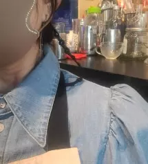 일단 소재가 좋구 무엇보다 큐빅장식이 너무 세련되고 이뻐요 요즘은 역시 마스크도 쥬