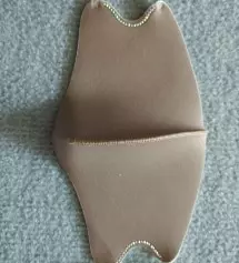 원래는 흰색하나 브라운색 이였는데 품절이 되었다네요
