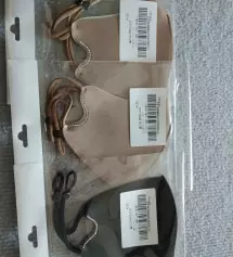 원래는 흰색하나 브라운색 이였는데 품절이 되었다네요
