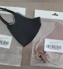 생각했던 것보다 더고급스럽고 착용감좋고 원단도 좋아요.블랙색상 예뻐요!양옆 큐빅이