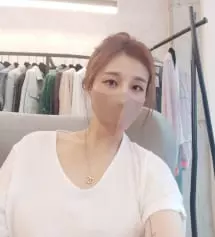 마스크가 넘 고급진거아닌가요 큐빅이 반짝반짝 얼굴도 작아보이고좋아욤