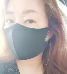 언니랑 나눠쓰려고 세트로 샀습니다.스트랩있으니 편하고 이쁘네요.가볍고 이쁘고 시원