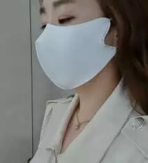 여름에 화이트에 큐빅 시원해보이고 이뻐요~♡
